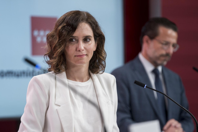 Archivo - La presidenta de la Comunidad de Madrid, Isabel Díaz Ayuso, durante una rueda de prensa posterior a la reunión del Consejo de Gobierno, en la Real Casa de Correos, a 1 de septiembre de 2021, en Madrid (España). Dos de los temas más relevantes tr