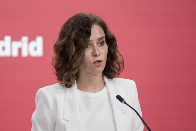 Archivo - La presidenta de la Comunidad de Madrid, Isabel Díaz Ayuso, durante una rueda de prensa posterior a la reunión del Consejo de Gobierno, en la Real Casa de Correos, a 1 de septiembre de 2021, en Madrid (España). Dos de los temas más relevantes tr