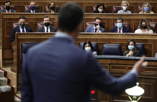 Archivo - El presidente del Gobierno, Pedro Sánchez, interviene en una sesión de control al Gobierno en el Congreso