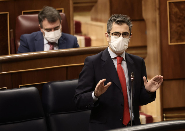 El ministro de la Presidencia, Relaciones con las Cortes y Memoria Democrática, Félix Bolaños, interviene en una sesión plenaria celebrada en el Congreso