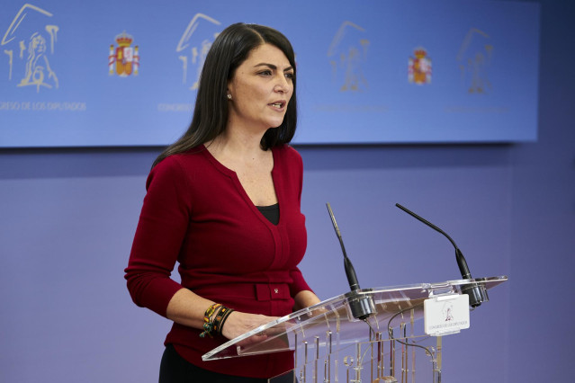 La portavoz adjunta de Vox en el Congreso, Macarena Olona, en una rueda de prensa