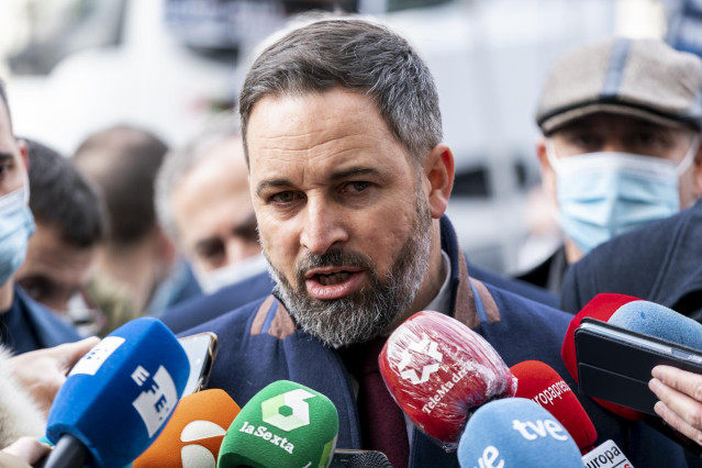 El líder de Vox, Santiago Abascal, ofrece declaraciones a los medios, en una concentración contra la reforma de la ‘Ley Mordaza’, frente a la Delegación del Gobierno, a 24 de noviembre de 2021, en Madrid, (España).