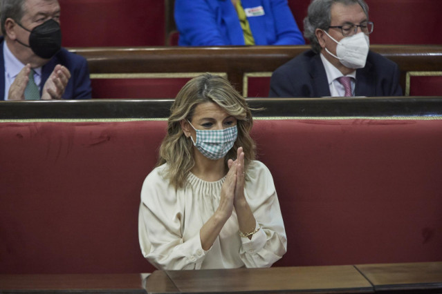La vicepresidenta segunda y ministra de Trabajo y Economía Social, Yolanda Díaz, en la gala de entrega de distinciones del Consejo General de Graduados Sociales de España, en el Senado, a 17 de diciembre de 2021, en Madrid (España).