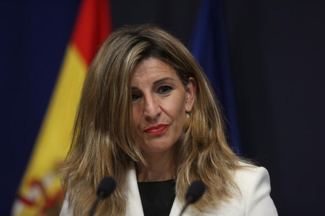 Archivo - La vicepresidenta tercera y ministra de Trabajo y Economía Social, Yolanda Díaz, durante la presentación de las propuestas de su departamento en el Plan de Recuperación, Transformación y Resiliencia, a 10 de mayo de 2021, en Madrid (España). El