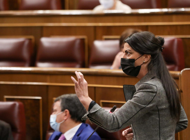 La portavoz adjunta de Vox en el Congreso, Macarena Olona, interviene en el pleno del Congreso de los Diputados, a 22 de diciembre de 2021, en Madrid (España).