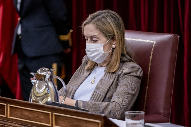 La vicesecretaria de Política Social del Partido Popular, Ana Pastor, en una sesión plenaria, en el Congreso de los Diputados, a 2 de diciembre de 2021, en Madrid  (España).