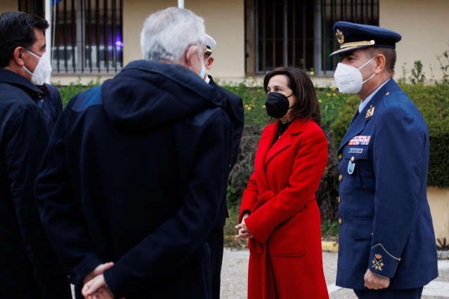 La ministra de Defensa, Margarita Robles, durante una visita al Centro de Operaciones Aéreas Combinadas (COAC), en la Base Aérea de Torrejón de Ardoz