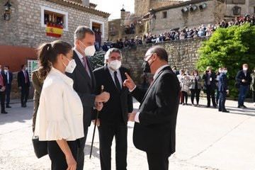 Los  Reyes de España con el presidente del Gobierno de Aragón, Javier Lambán, en Fuendetodos con motivo del 275 aniversario del nacimiento ddel genial Pintor, Francisco de Goya.