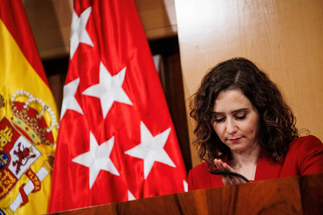 La presidenta de la Comunidad de Madrid, Isabel Díaz Ayuso, interviene en una rueda de prensa