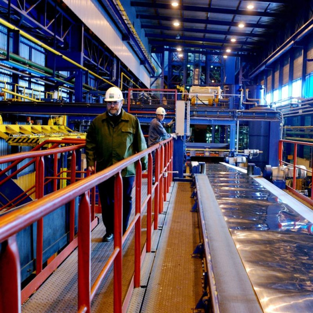 Archivo - arcelor recurso fabrica acero