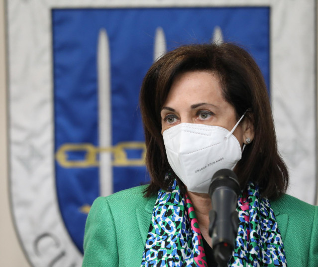 La ministra de Defensa, Margarita Robles, interviene durante su visita al Mando de Operaciones en la Base de Retamares, a 13 de diciembre de 2021, en Pozuelo de Alarcón, Madrid, (España). Su visita tiene como objetivo conocer un resumen de las operaciones