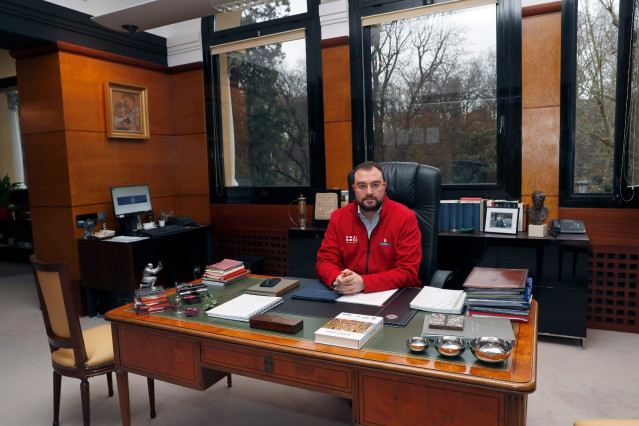 Adrián Barbón.