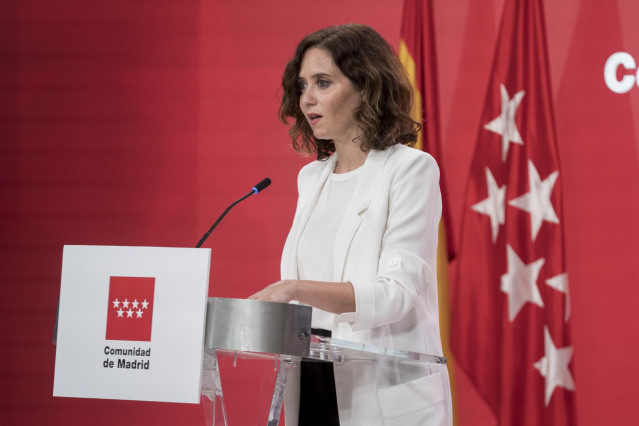 Archivo - La presidenta de la Comunidad de Madrid, Isabel Díaz Ayuso, durante una rueda de prensa posterior a la reunión del Consejo de Gobierno, en la Real Casa de Correos, a 1 de septiembre de 2021, en Madrid (España). Dos de los temas más relevantes tr