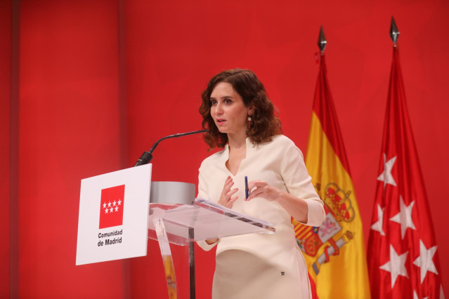 La presidenta de la Comunidad, Isabel Díaz Ayuso, comparece ante los medios de comunicación tras la celebración del último Consejo de Gobierno del año, en la Real Casa de Correos, a 29 de diciembre de 2021, en Madrid, (España). La rueda de prensa tiene co