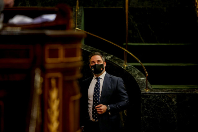 El presidente de Vox, Santiago Abascal, en una sesión plenaria en el Congreso de los Diputados, a 14 de diciembre de 2021, en Madrid, (España). El pleno está marcado, entre otras cuestiones, por el debate de la revisión de contratos de obras públicas. Asi