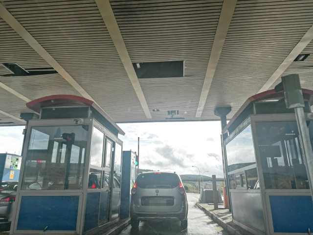 Archivo - Puestos de peaje en una autopista