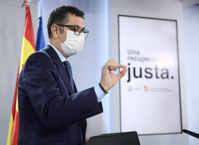 El ministro de la Presidencia, Relaciones con las Cortes y Memoria Democrática, Félix Bolaños, tras una comparecencia posterior a una reunión del Consejo de Ministros, en La Moncloa, a 11 de enero de 2022, en Madrid, (España). Esta comparecencia se produc