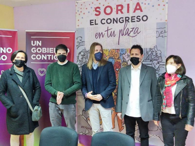 María José Marco (i), Jorge Ramiro, Pablo Fernández, Alberto Sanz y Asun Gil, presentan la lista de Podemos por Soria.