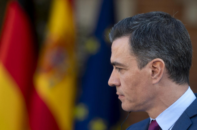 El presidente del Gobierno, Pedro Sánchez, comparece después de su reunión y de un almuerzo de trabajo con el nuevo canciller alemán,  en el Palacio de la Moncloa, a 17 de enero de 2022, en Madrid, (España).