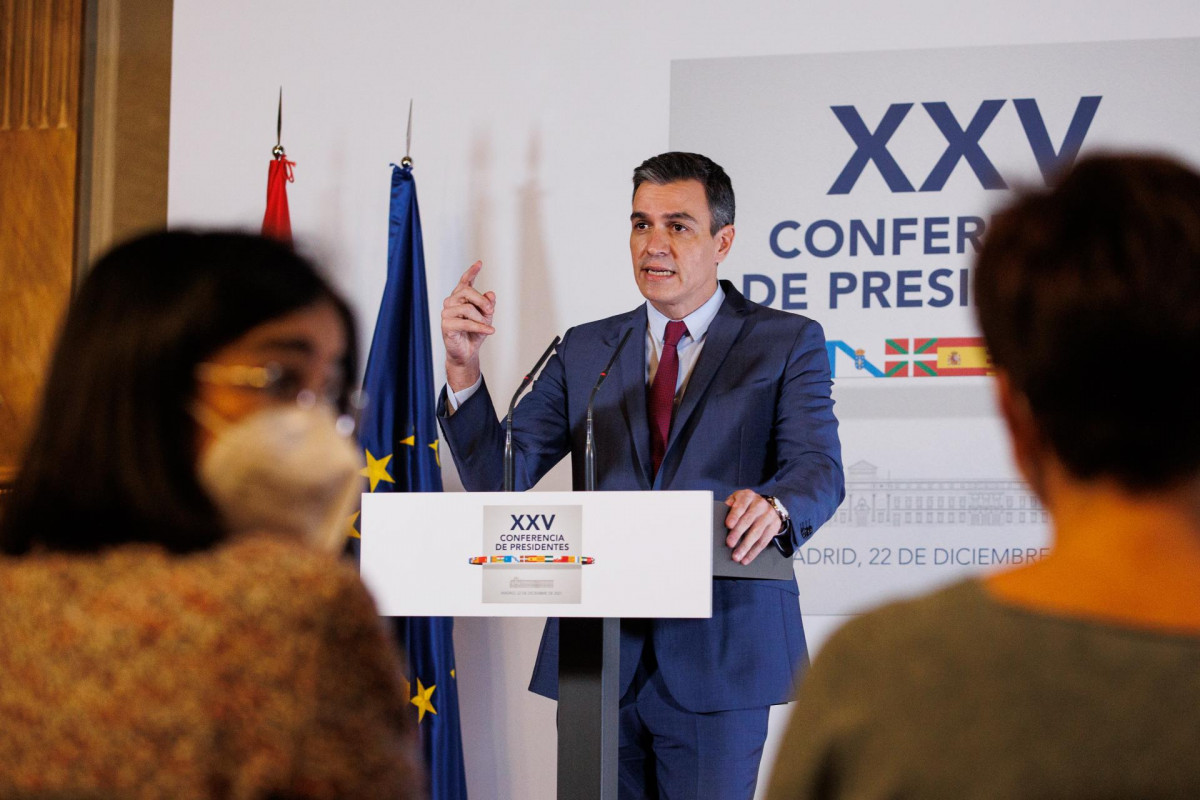 El presidente del Gobierno, Pedro Sánchez, durante la Conferencia de Presidentes extraordinaria celebrada en el  Senado, a 22 de diciembre de 2021, en Madrid, (España). La reunión se ha convocado para abordar la situación de la Covid-19 y reforzar la cogo