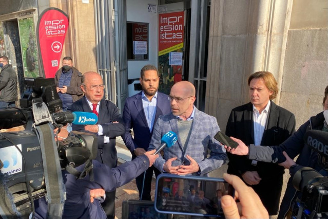 El vicepresidente de Acción Política y eurodiputado de VOX, Jorge Buxadé, en al Ateneo Mercantil de València junto a otros dirigentes de Vox