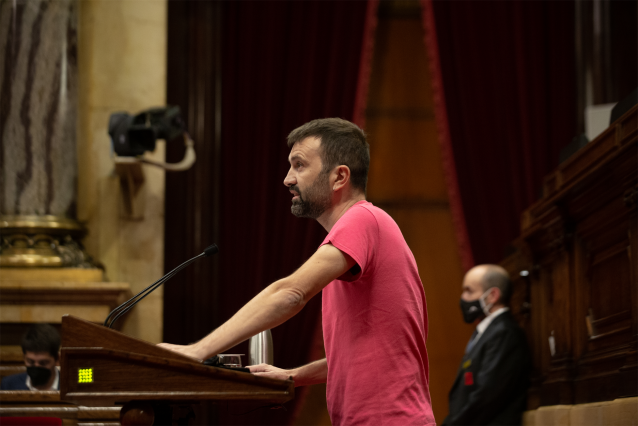 Archivo - El diputado de CUP, Pau Juvillà, miembro de la Mesa del Parlament