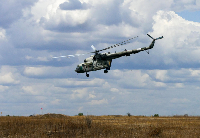 Archivo - Un helicóptero Mi-8 en Ucrania