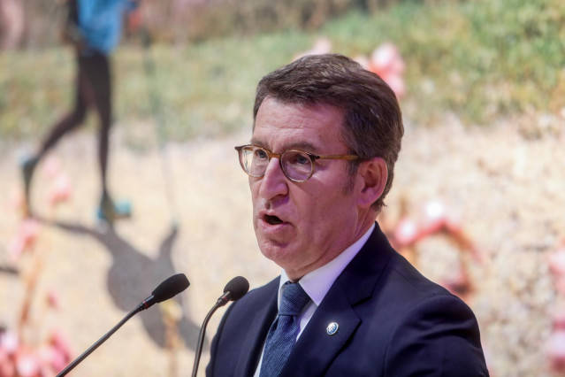 El presidente de la Xunta de Galicia, Alberto Núñez Feijóo, interviene en la presentación de Xacobeo 2021-2022: “Camiña a Galicia” durante la Feria Internacional de Turismo, Fitur 2022, en Ifema Madrid, a 19 de enero de 2022.
