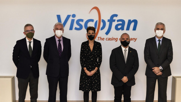 La presidenta del Gobierno de Navarra, María Chivite, participa en un acto con motivo de la alianza de Viscofan y Telefónica para equipar con cobertura 5G la planta de Cáseda.