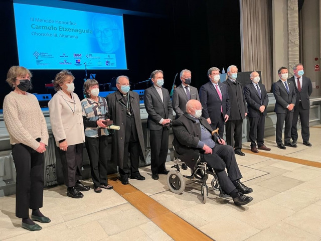 Entrega de la III Edición de las Menciones Honorçificas 'Carmelo Etxenagusia' de la Diócesis de Bilbao, en la Sala BBK de la capital vizcaína