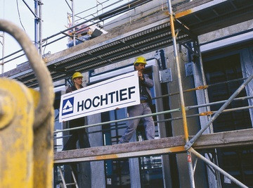 Archivo - Trabajadores En Obras De Hochtief