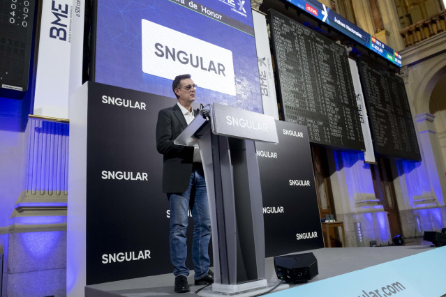 Archivo - El consejero delegado y fundador de Sngular, José Luis Vallejo, en su intervención durante el debut en BME Growth de su empresa este miércoles, 1 de diciembre.