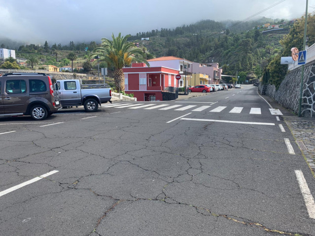 Travesía de la carretera LP-1 a su paso por Tijarafe (La Palma)