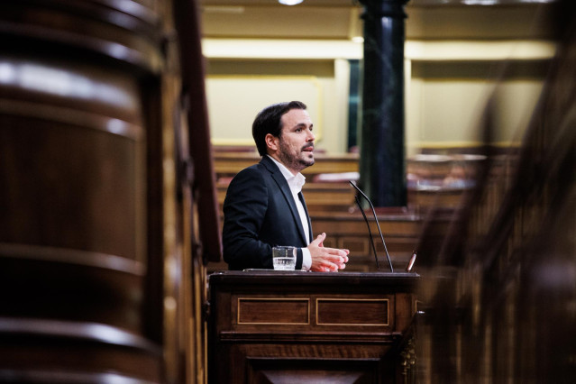Archivo - El ministro de Consumo, Alberto Garzón, interviene en una sesión plenaria en el Congreso