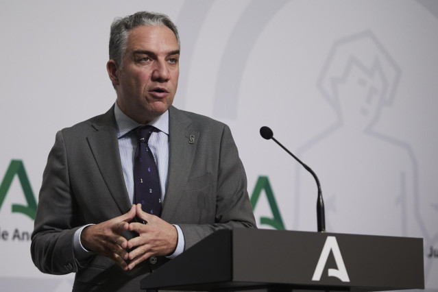 El consejero de Presidencia, Elías Bendodo, durante la rueda de prensa tras el Consejo de Gobierno Andaluz en el Palacio de San Telmo, a 1 de febrero de 2022 en Sevilla (Andalucía, España)