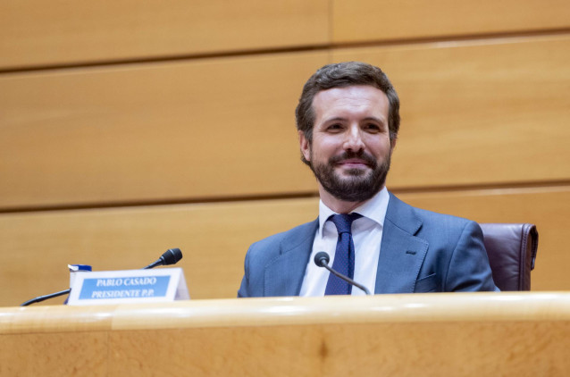 El líder del PP, Pablo Casado, preside una reunión conjunta de los grupos parlamentarios del PP del Congreso y el Senado, en la Cámara Alta, a 1 de febrero de 2022, en Madrid (España).