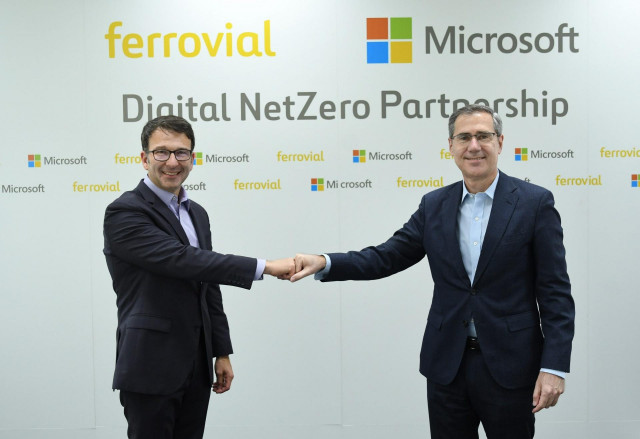 Ignacio Madridejos, consejero delegado de Ferrovial, y Judson Althoff, vicepresidente ejecutivo y director comercial de Microsoft Corporation