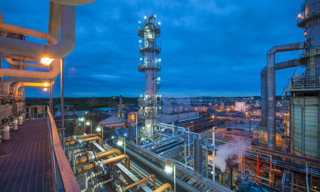 Archivo - Instalaciones de refino de Marathon Petroleum