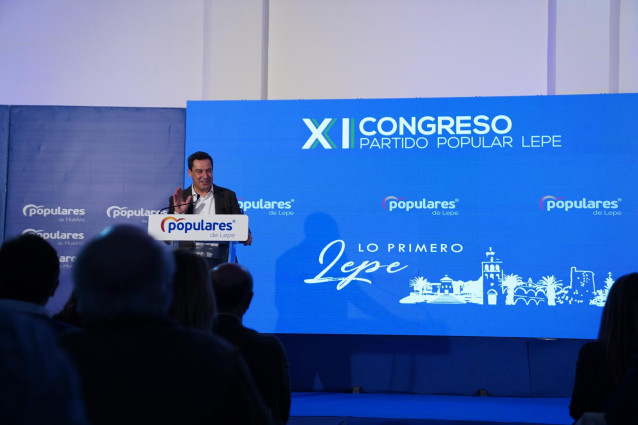 Juanma Moreno, durante su intervención en la clausura del congreso del PP de Lepe (Huelva)