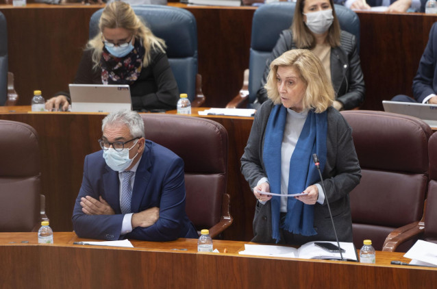 Archivo - La consejera de Familia, Juventud y Política Social, Concepción Dancausa, durante un pleno de la Asamblea de Madrid, a 2 de diciembre de 2021, en Madrid (España). Para este pleno está previsto el debate de las enmiendas a los Presupuestos region