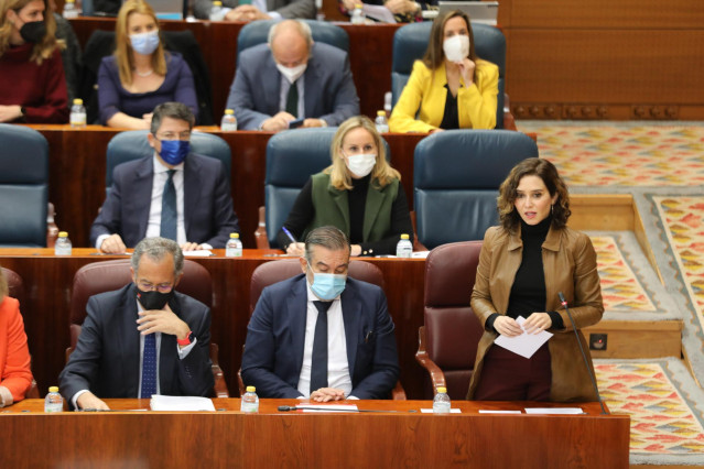 (I-D) El consejero de Educación, Universidades y Ciencia y portavoz del Gobierno de la Comunidad de Madrid, Enrique Ossorio; el consejero de Presidencia, Justicia e Interior, Enrique López y la presidenta de la Comunidad de Madrid, Isabel Díaz Ayuso, inte