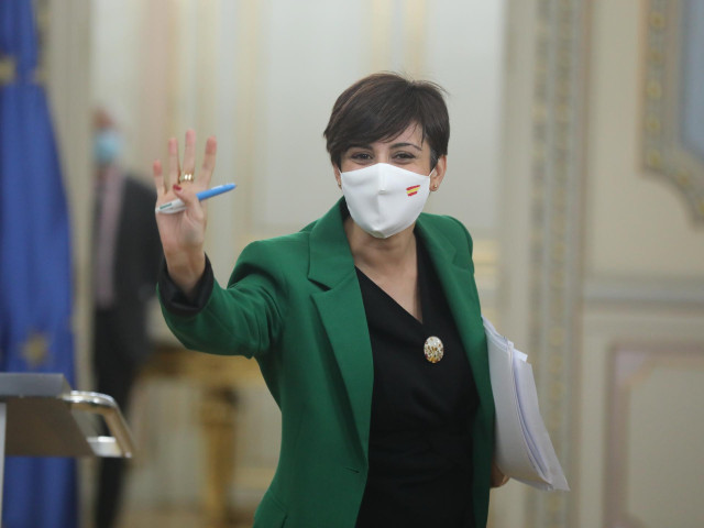 Archivo - La ministra de Política Territorial y portavoz del Gobierno, Isabel Rodríguez, después de intervenir en una reunión del Comité Preparatorio de Impulso y de Seguimiento de la Conferencia de Presidentes, en el Paseo de la Castellana, a 26 de novie