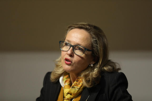 La vicepresidenta primera del Gobierno y ministra de Asuntos Económicos y Transformación Digital, Nadia Calviño, inaugura la primera edición de los Encuentros H+K, en el Auditorio La Matriz-Campus WPP, a 3 de febrero de 2022, en Madrid (España).
