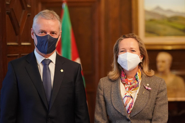 La vicepresidenta primera del Gobierno y ministra de Asuntos Económicos y Transformación Digital, Nadia Calviño, se reúne con el lehendakari, Iñigo Urkullu, en Ajuria Enea