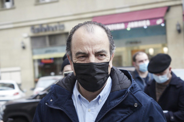 El diputado de UPN, Carlos García Adanero, a su llegada a la sede de Unión del Pueblo Navarro