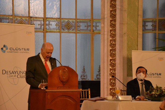 Archivo - El presidente de honor del Clúster Marítimo Español, Federico Esteve, interviene junto al ministro de Asuntos Exteriores, Unión Europea y Cooperación, José Manuel Albares