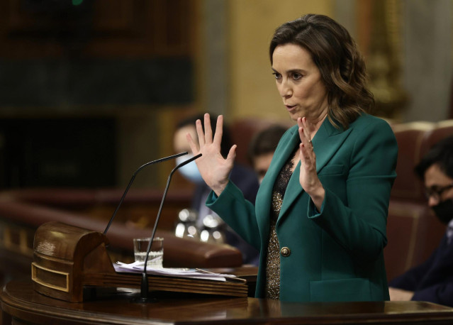 La portavoz parlamentaria del PP, Cuca Gamarra, interviene en una sesión plenaria en el Congreso de los Diputados.
