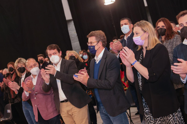 Núñez Feijóo junto a Fernández Mañueco en el acto electoral en Zamora.