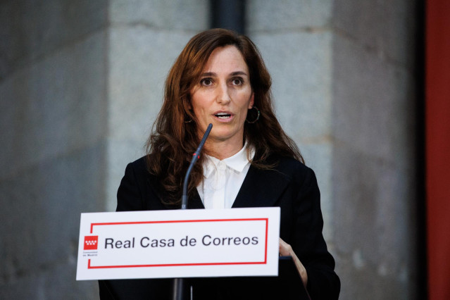 La portavoz del Grupo Parlamentario de Más Madrid, Mónica García, comparece tras una reunión en la Real Casa de Correos, sede de la Presidencia de la Comunidad de Madrid, a 25 de enero de 2022, en Madrid (España).