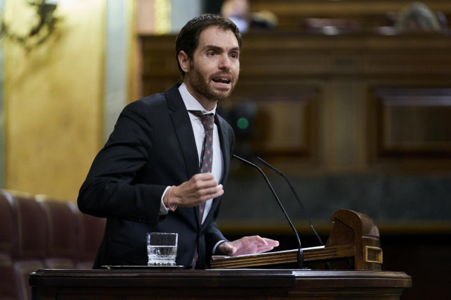 Archivo - El diputado de UPN, Sergio Sayas, interviene en una sesión plenaria en el Congreso de los Diputados, a 23 de noviembre de 2021, en Madrid, (España).